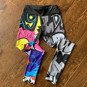 Comic book style leggings. Fits a S-M